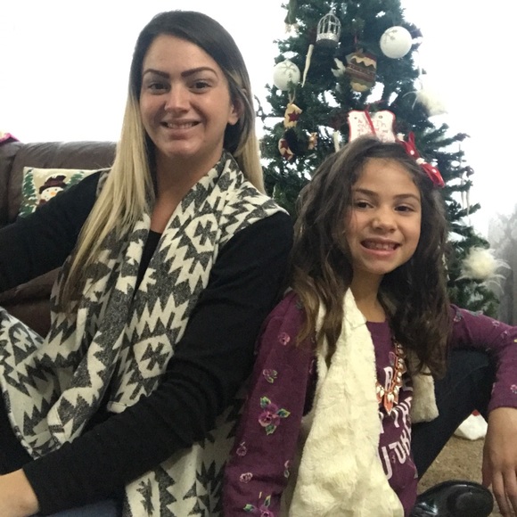 **Welcome to My closet** - Picture 3 of 8